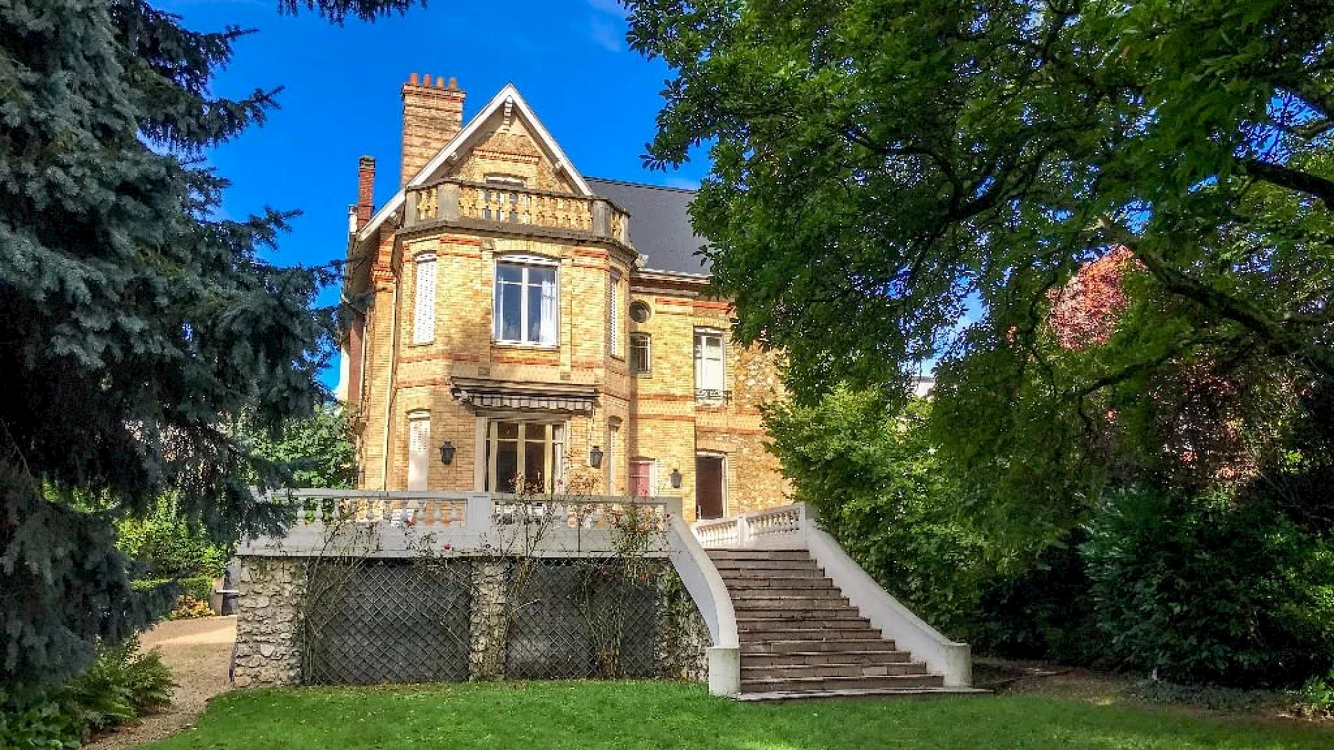 Appartement 8 pièces 260 m²