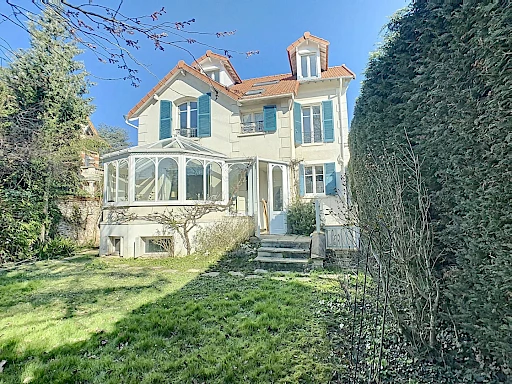 Maison 7 pièces 190 m²