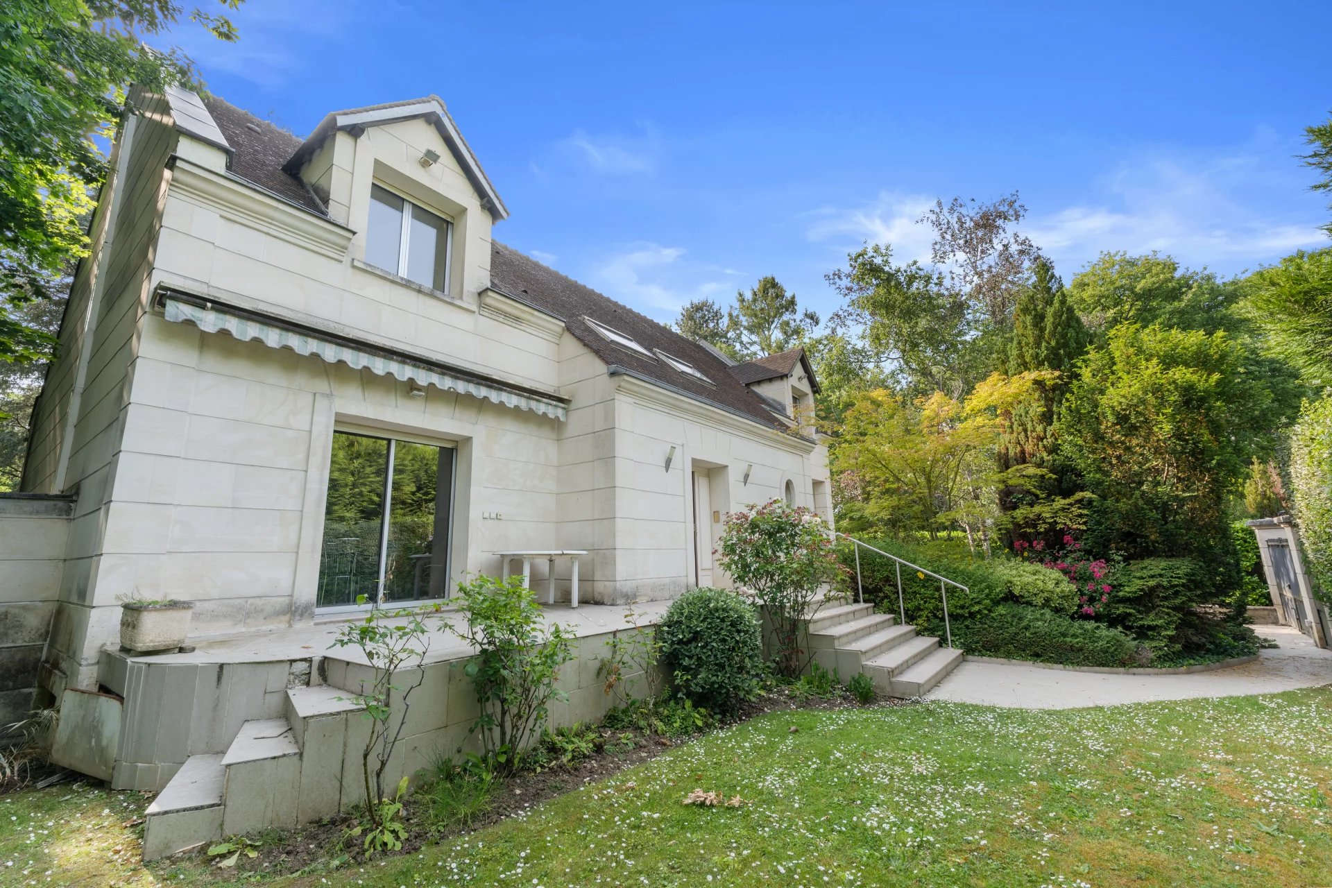 Villa 8 pièces 286,47 m² - 14