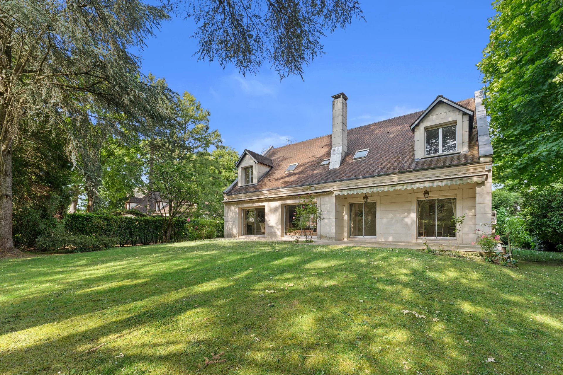 Villa 8 pièces 286,47 m² - 10