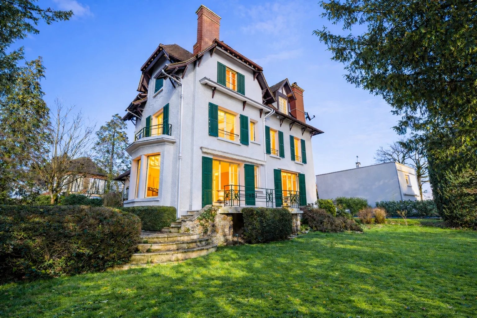 Villa 7 pièces 230 m² - 3