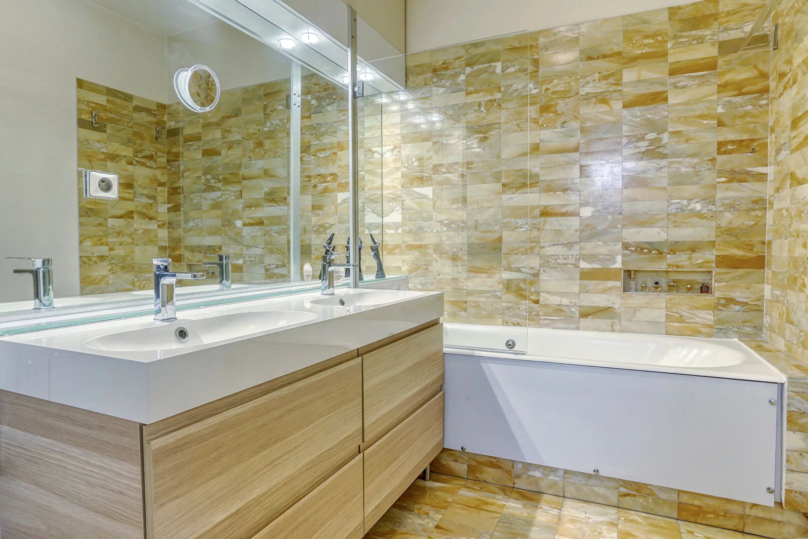 Appartement 4 pièces 111 m² - 13