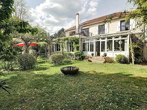 Appartement 6 pièces 145 m²