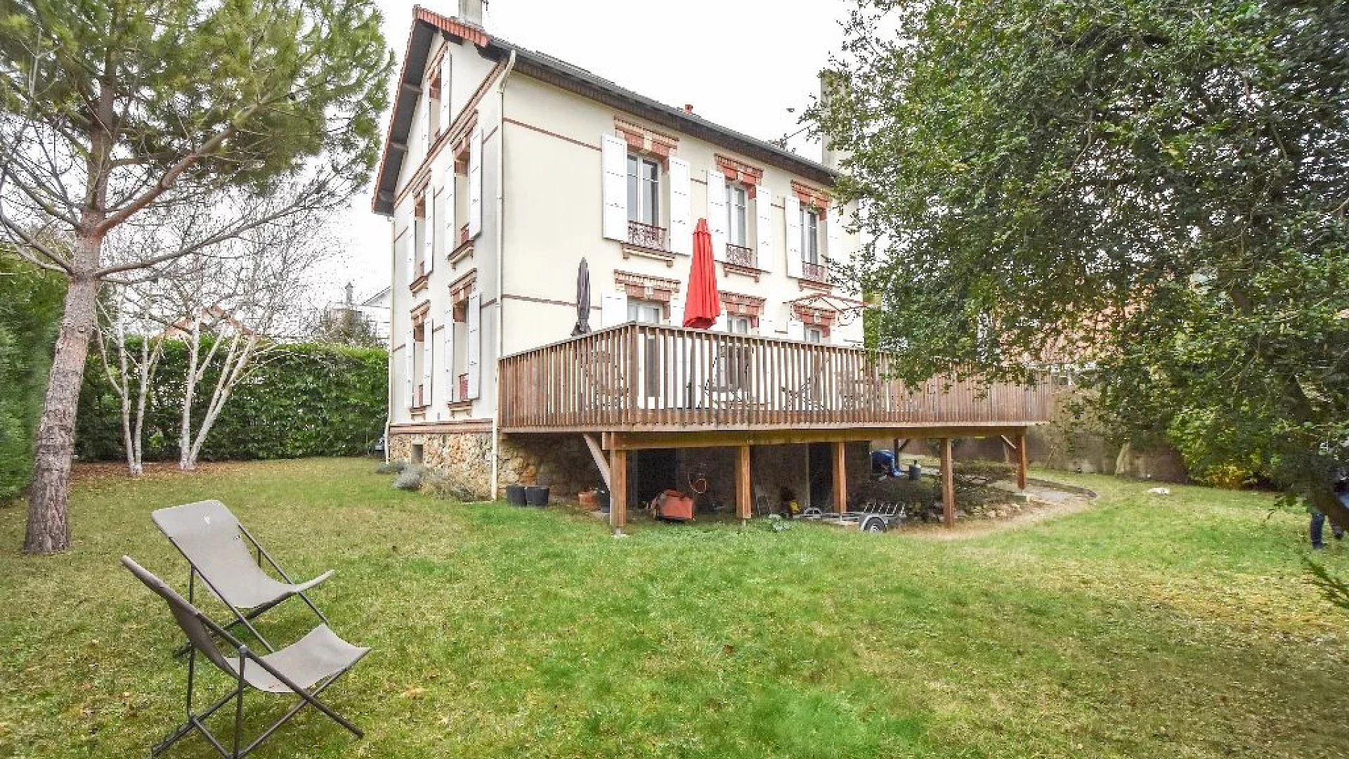 Maison 9 pièces 245 m²